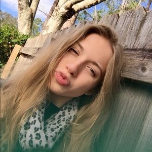 Meet your Posher, Natalie